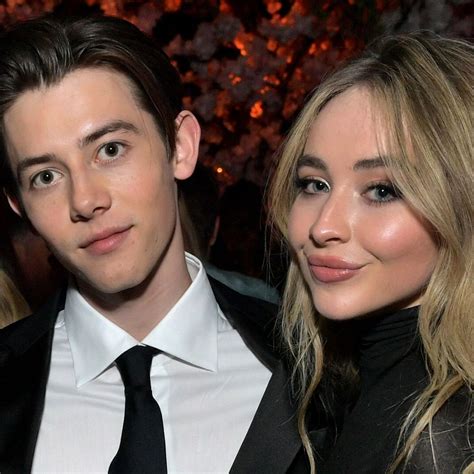 who is sabrina carpenter dating right now